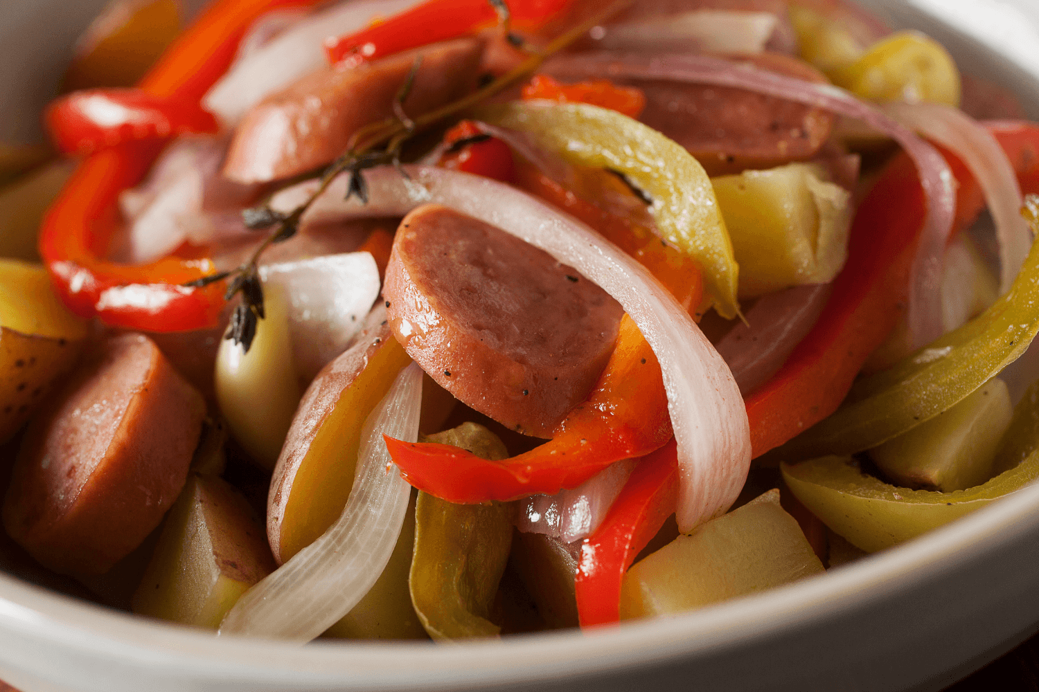 Pivní utopenci s cibulí a feferonkou